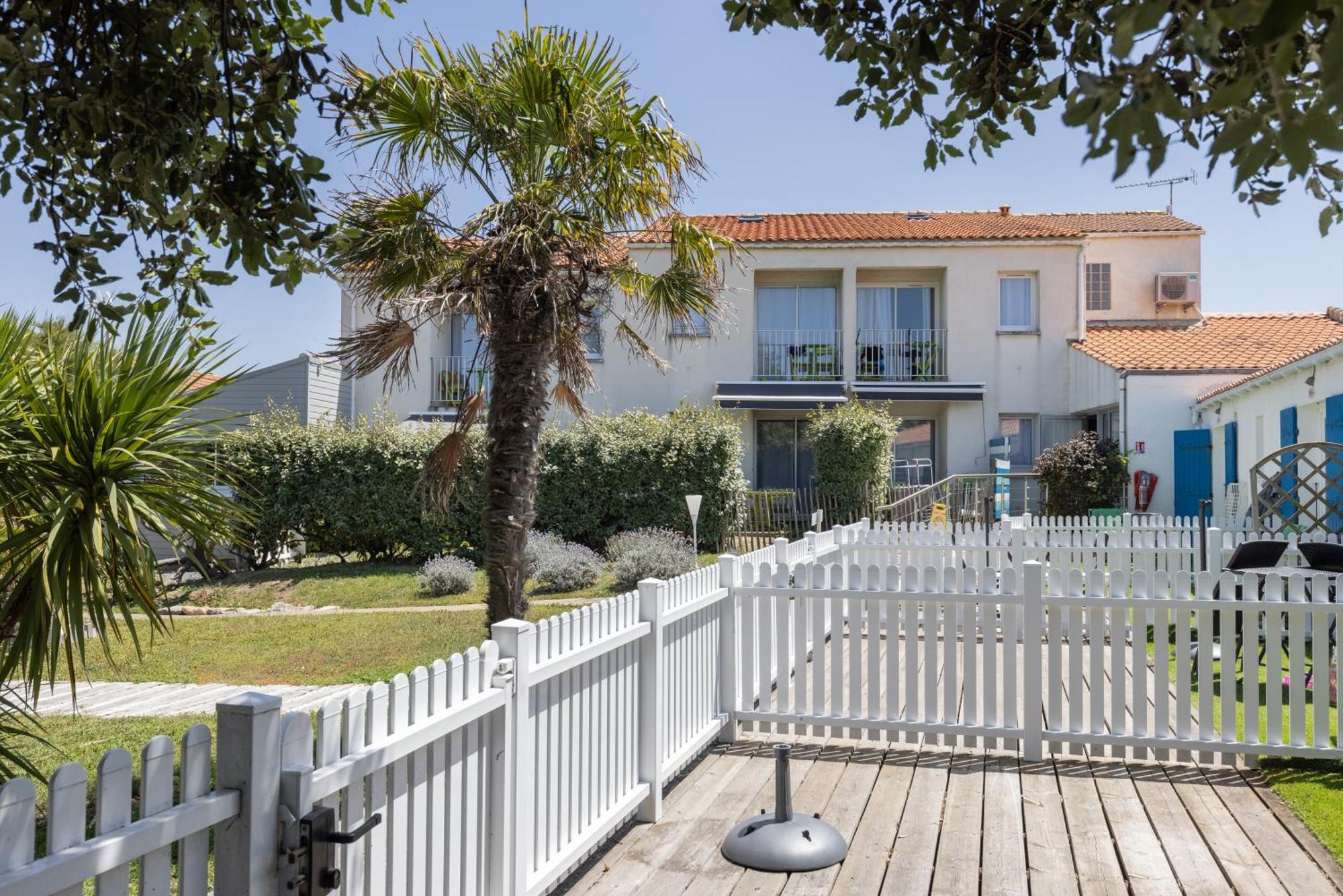 Logis Hôtel de la Plage La Cotinière Extérieur photo