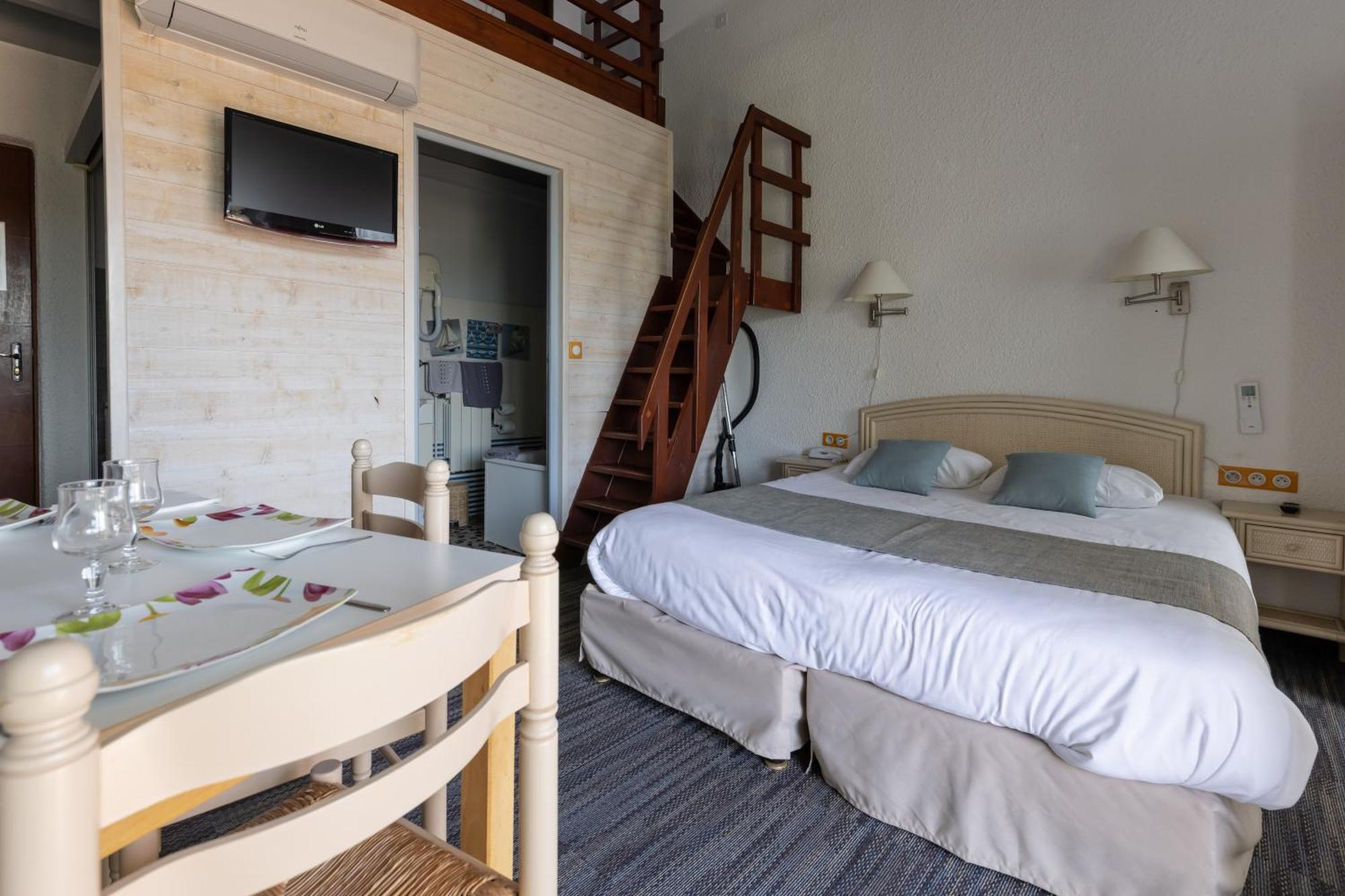 Logis Hôtel de la Plage La Cotinière Extérieur photo